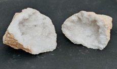 KR154 Bergkristal geode 900 gram