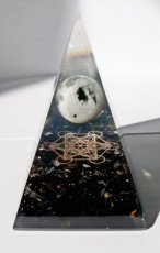 Orgonite toermalijn met maansteen bol en Metatron symbool (uniek exemplaar)